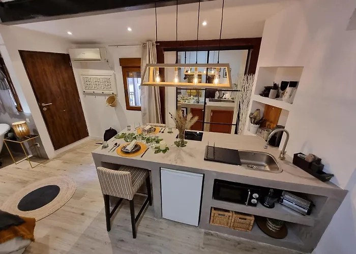 Apto-LOFT SAGRARIO, CON BAÑERA